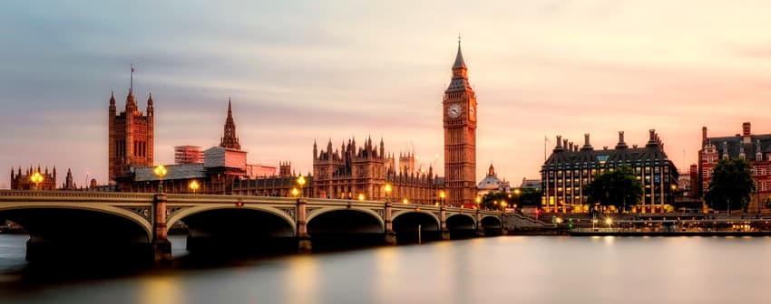 View across the Thames at the Houses of Parliament and Elizabeth Tower
